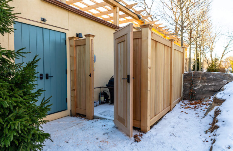 Outdoor structure