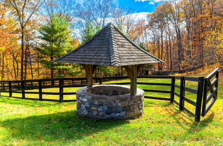 Outdoor structure