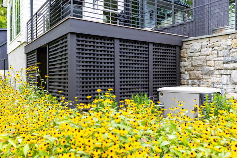 Outdoor structure