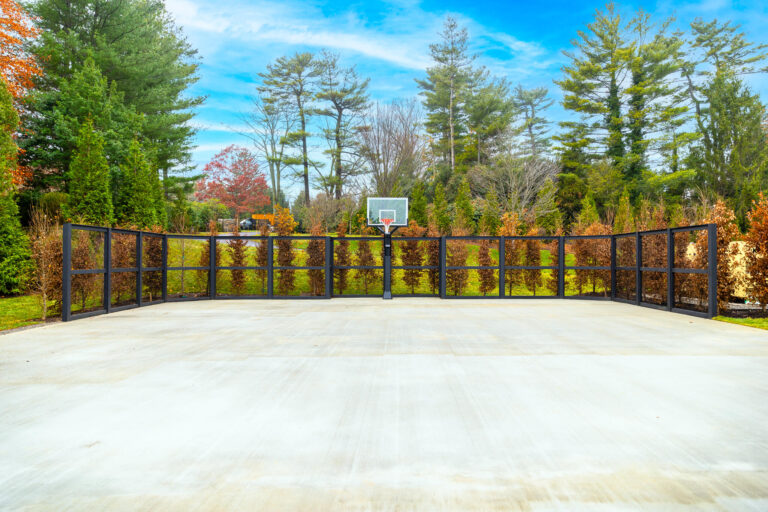 Tennis court fence