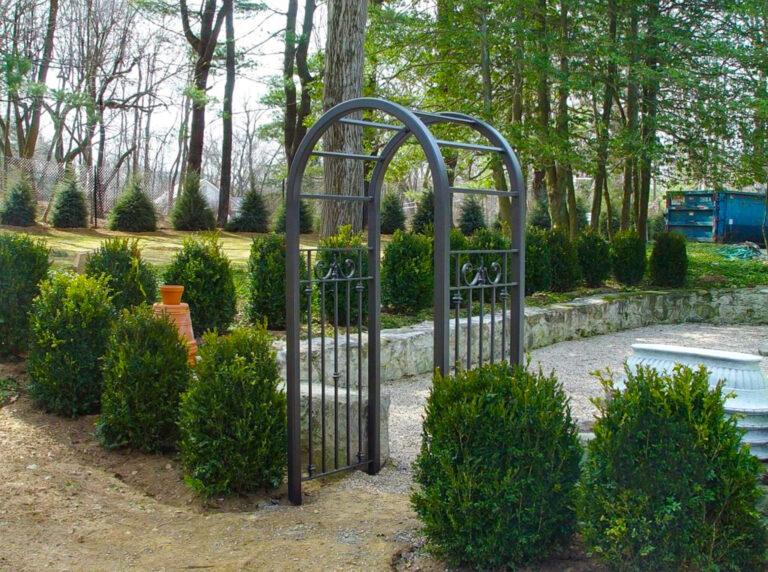 Metal arbor