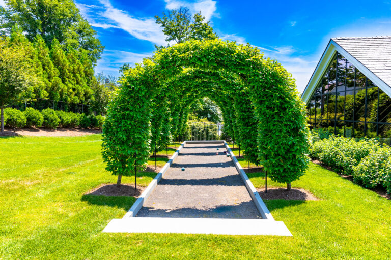 Outdoor structure