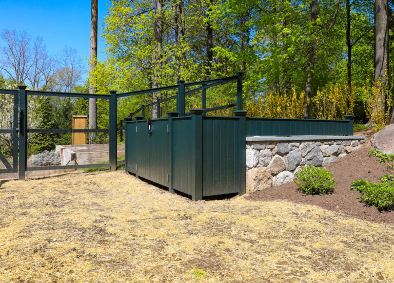 Outdoor structure