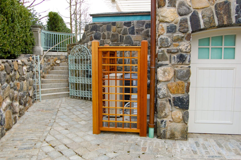 Outdoor structure