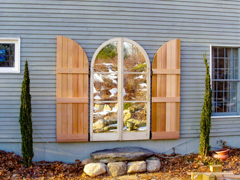Outdoor structure