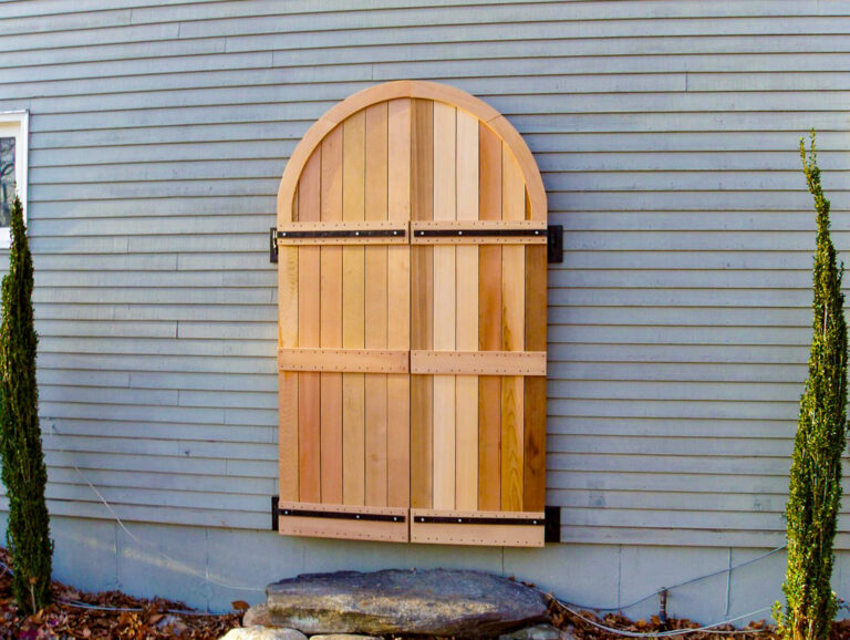 Outdoor structure