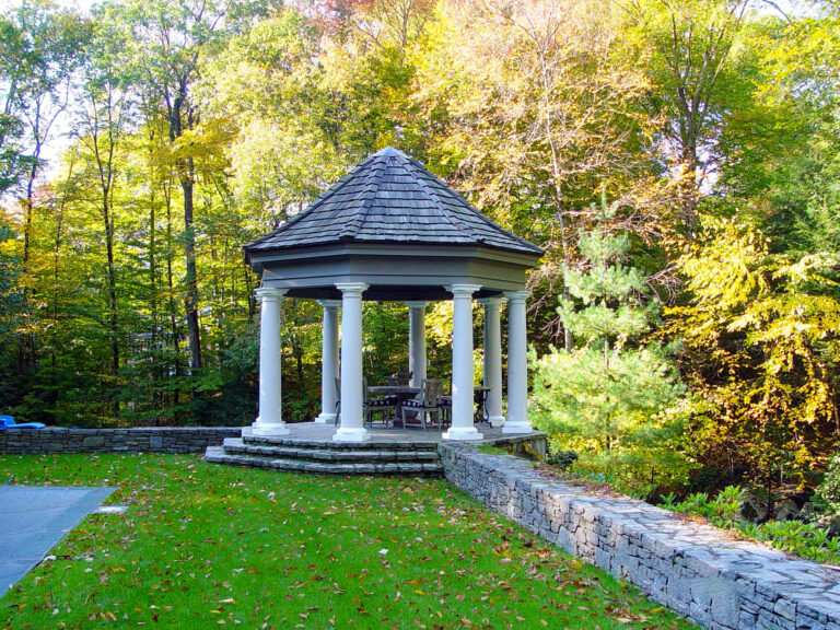 Outdoor structure