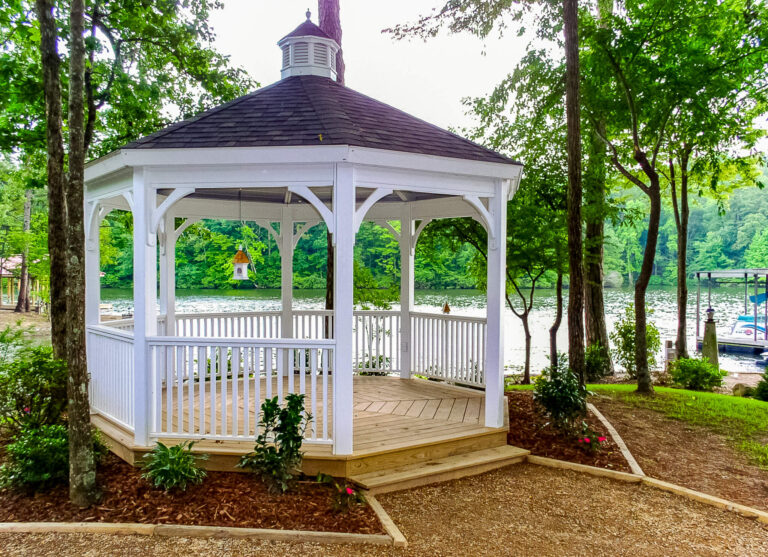 Outdoor structure