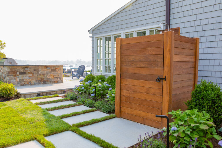 Outdoor structure