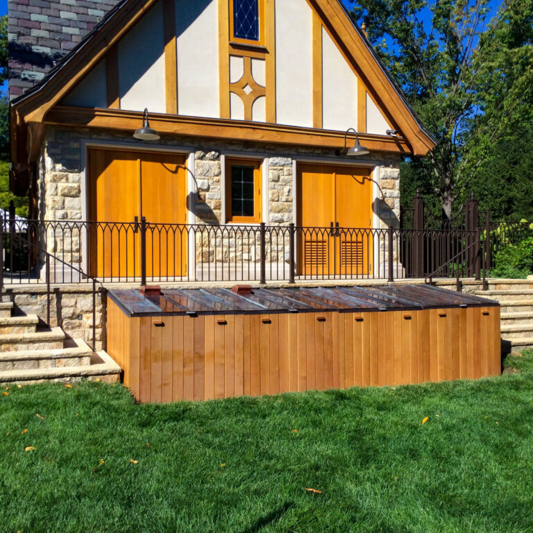 Outdoor structure
