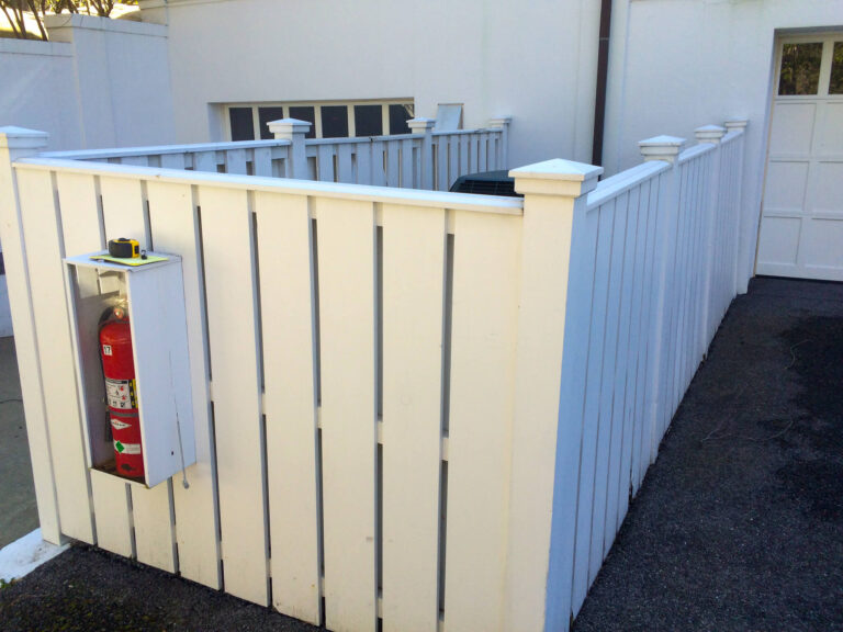 Outdoor structure