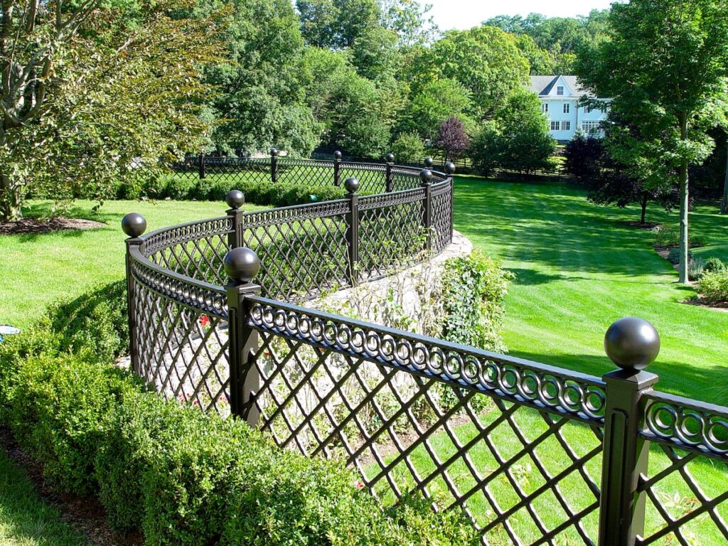 Curved Retaining Wall Fence Made with Wrought Ironwork