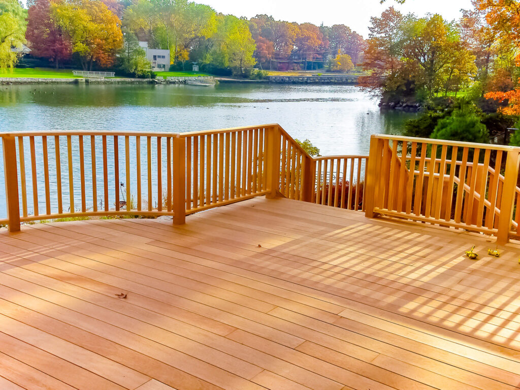 Wood deck rail is a great idea for rustic installations overlooking the water