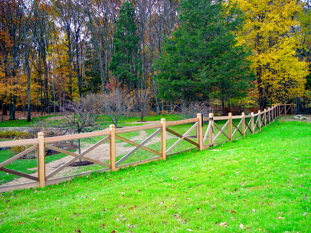 simple cedar horse fencing