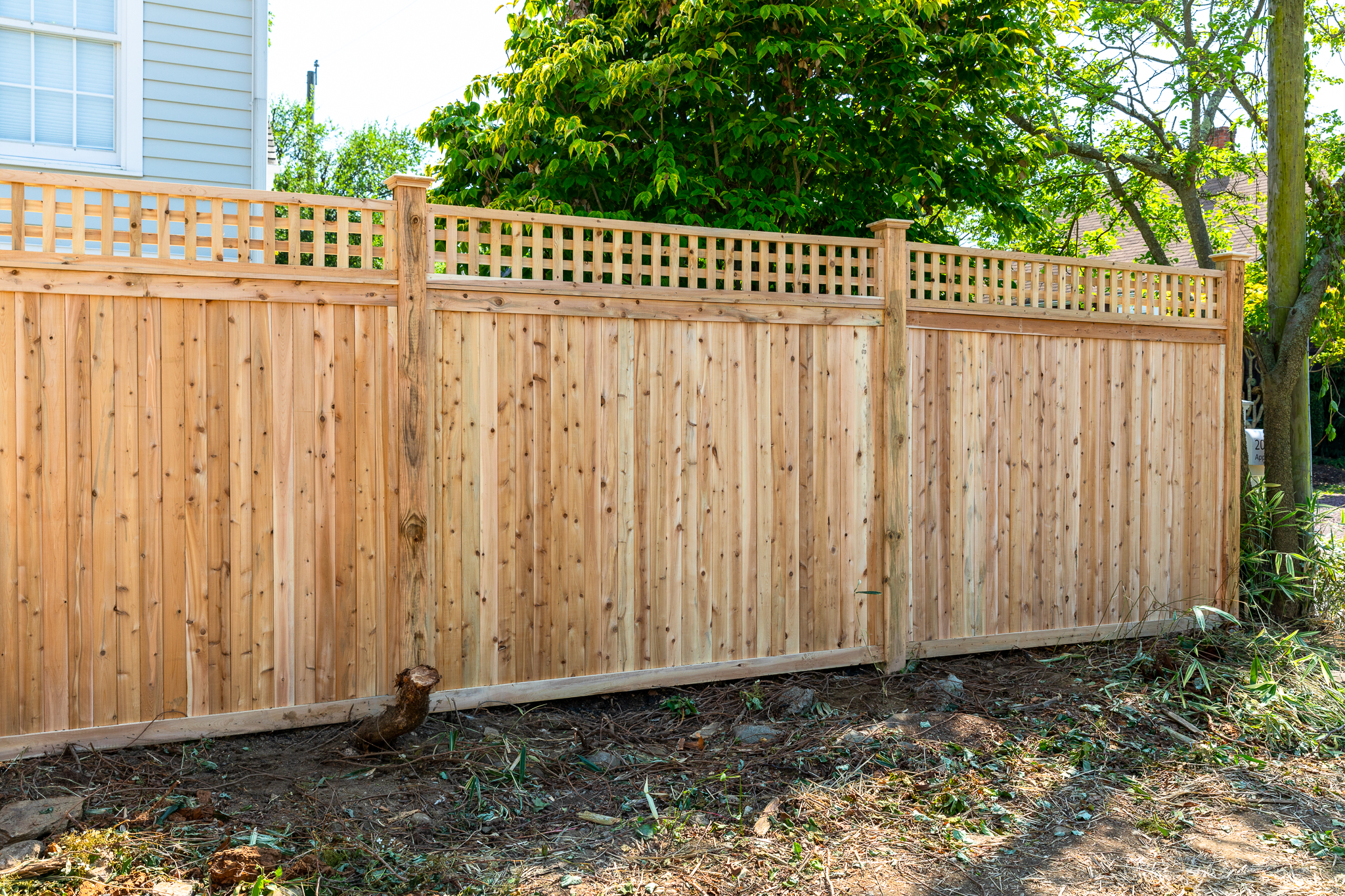  vertical board-on-board cedar fence with lattice top